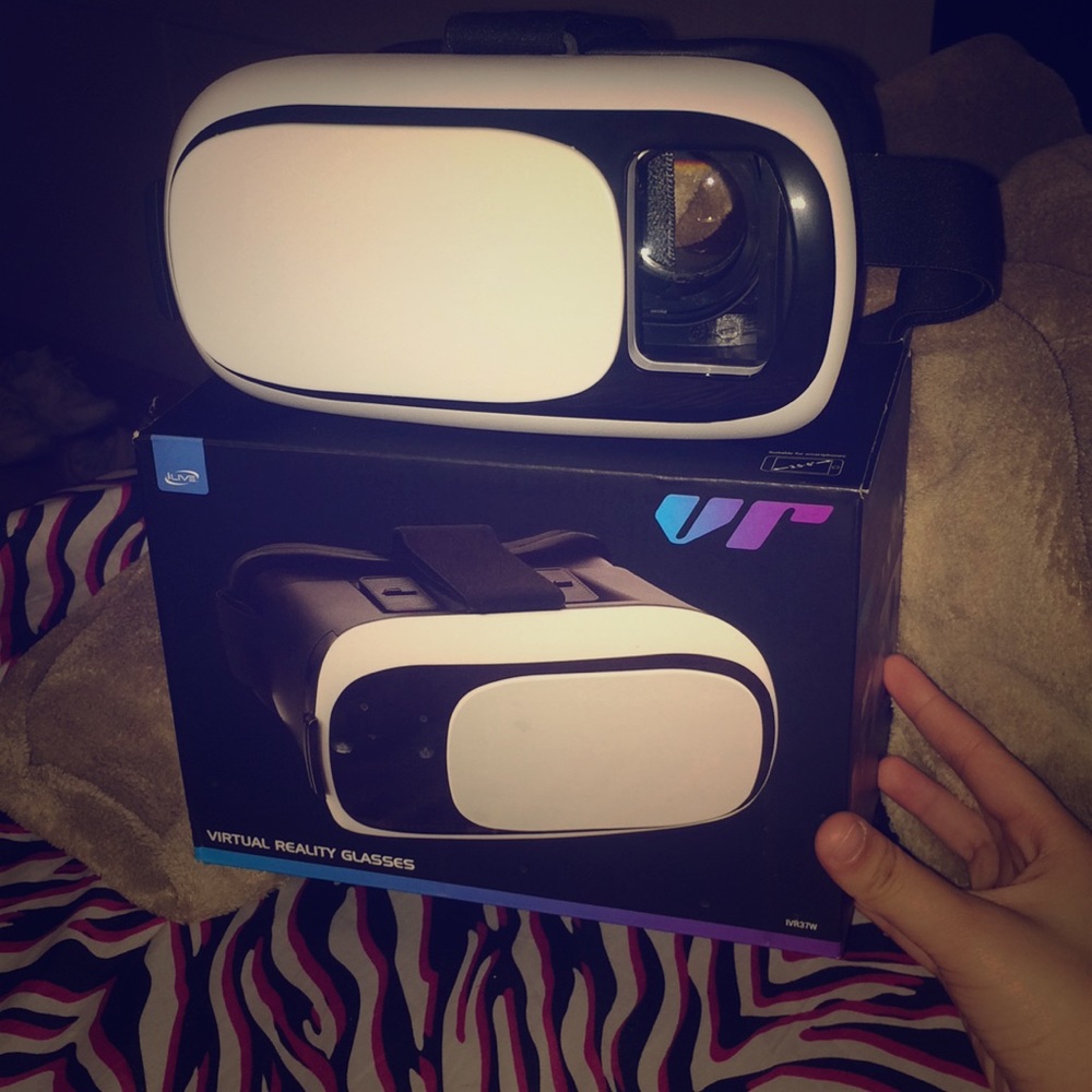 Virtual reality glasses